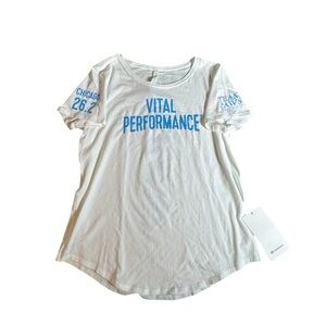 Lululemon Love Crew Tee Size 8 Chicago Marathon 26.2 Team Paws White NWT